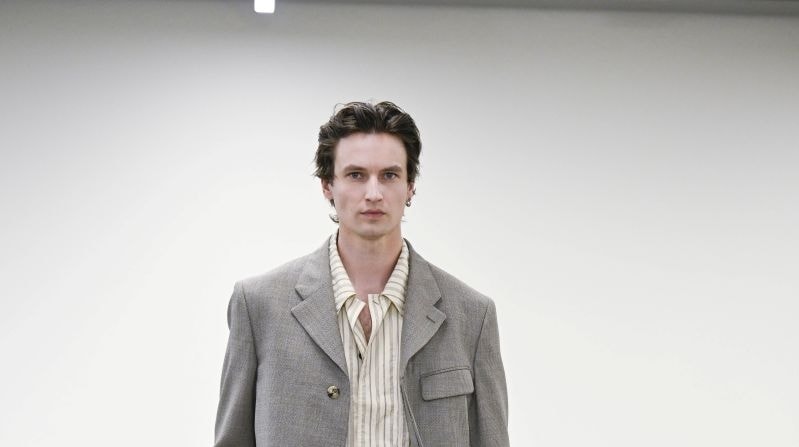 Un look Paul Smith spring-summer 2027 (ph Francesc Ten/MFF)