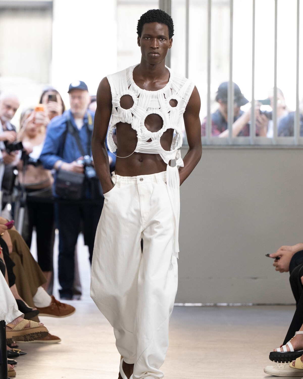 Un look Setchu spring-summer 2027 (ph Francesc Ten/MFF)