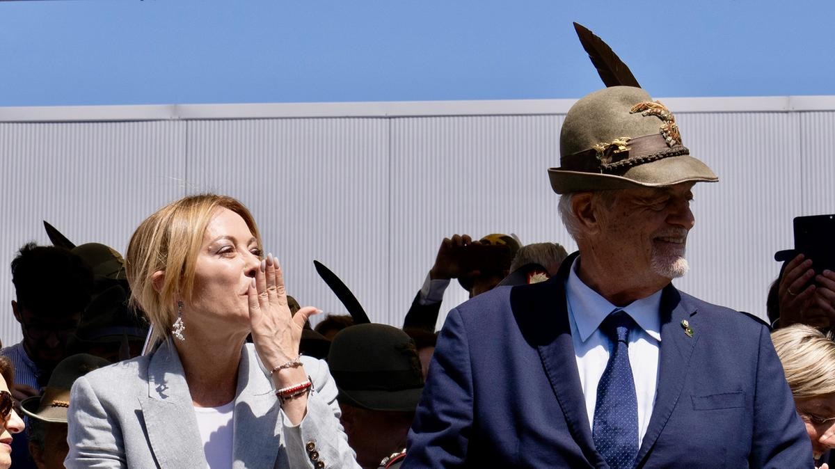 Giorgia Meloni al raduno degli Alpini
