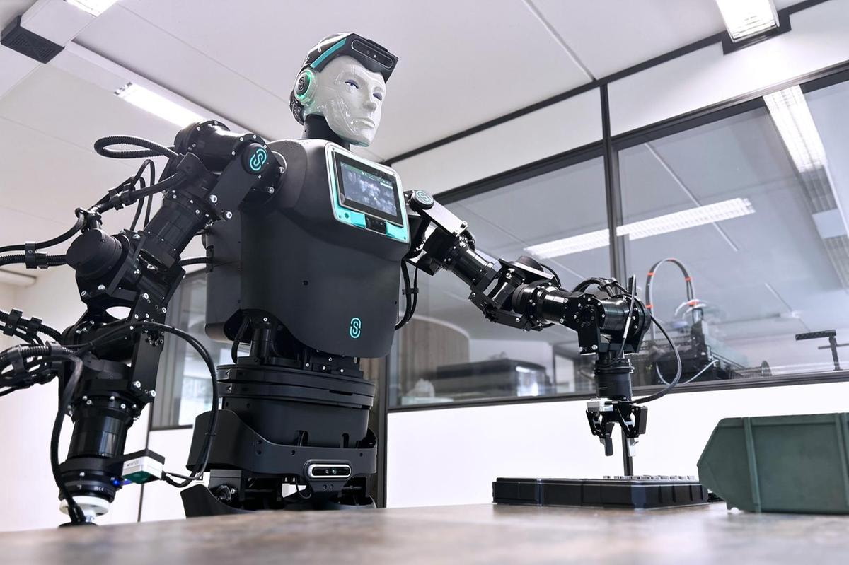 Il robot umanoide Robee