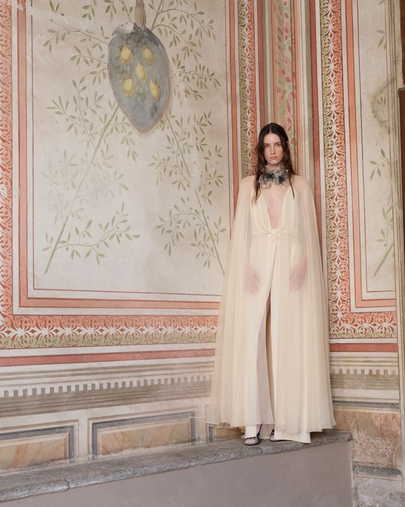Valentino, ricavi 2025 in calo a quasi 1,12 miliardi (-15%) ed ebitda in flessione. Rosso per 155 milioni