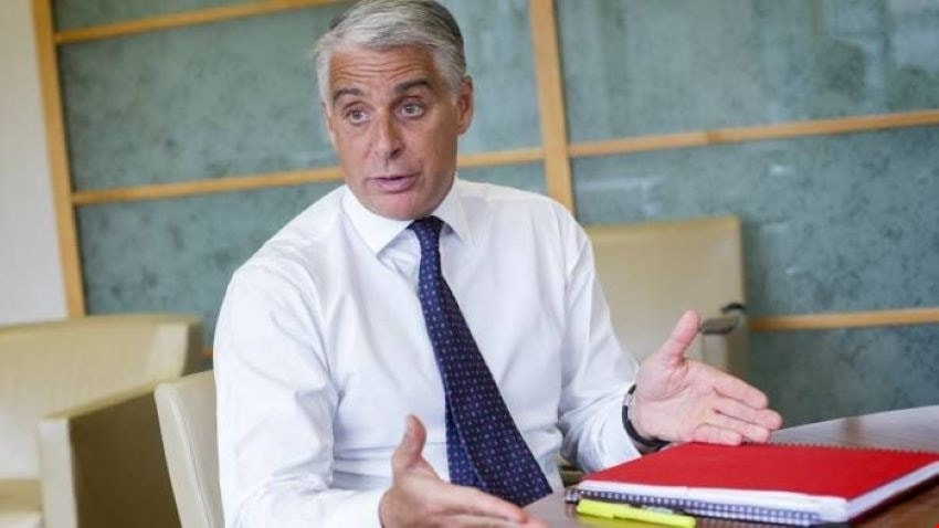 Unicredit a un passo dal controllo di Commerzbank e il ceo Orcel chiude la porta ad aggregazioni in Italia, per ora