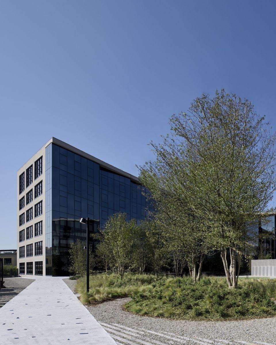 Una foto dell'headquarter del gruppo Moncler (ph Leo Torri, courtesy Moncler)