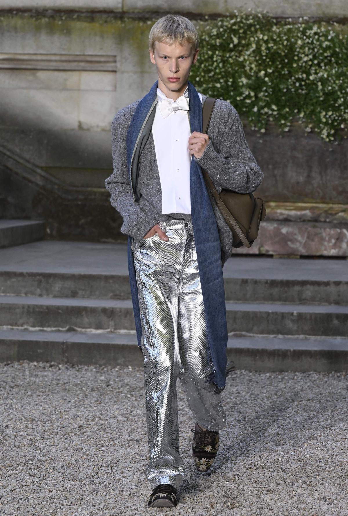 Un look Dior spring-summer 2027 (ph Francesc Ten/MFF)
