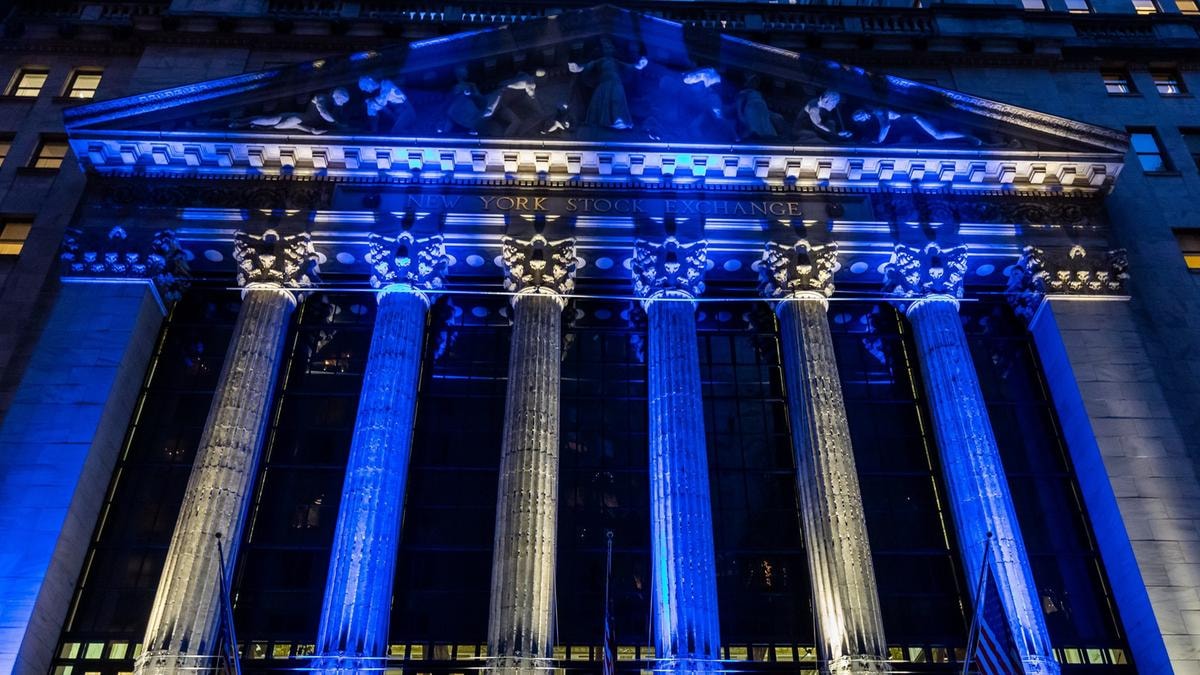 La diretta da Wall Street | Borse Usa chiudono miste: Dow Jones +0,35%, Nasdaq -0,43% e S&amp;P 500 -0,10%