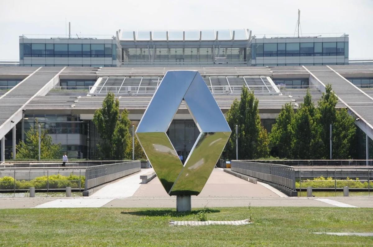 Renault taglierà 800 posti in Francia per sfidare la concorrenza cinese