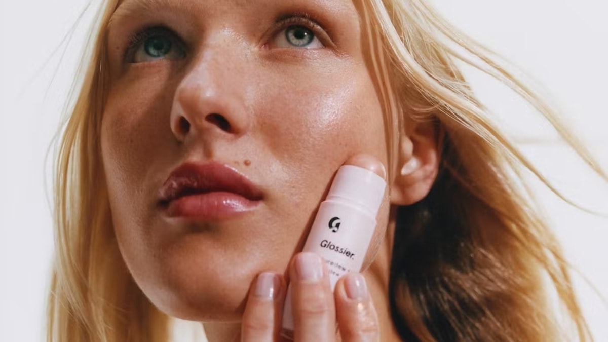Un visual di Glossier (ph official website)
