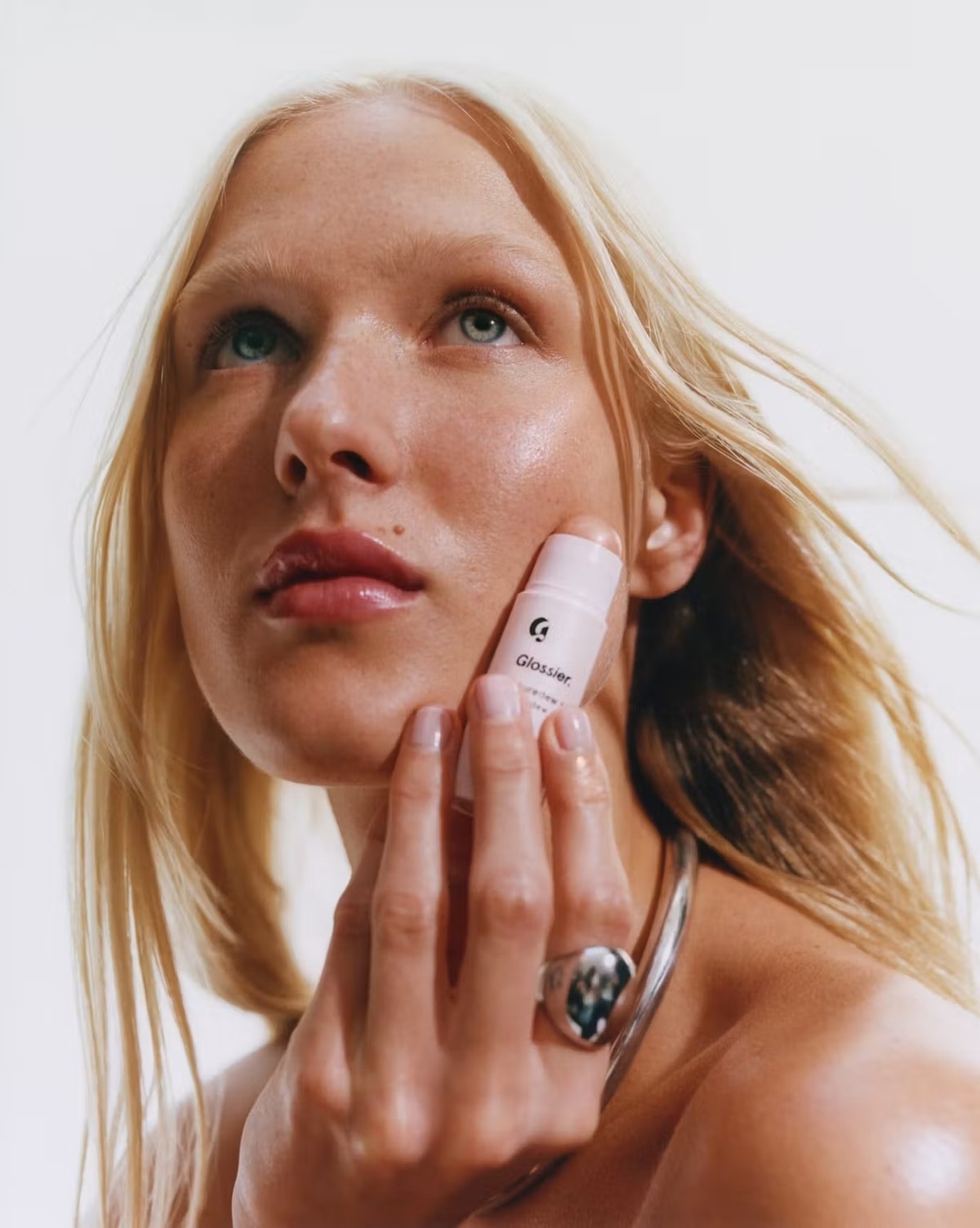 Un visual di Glossier (ph official website)