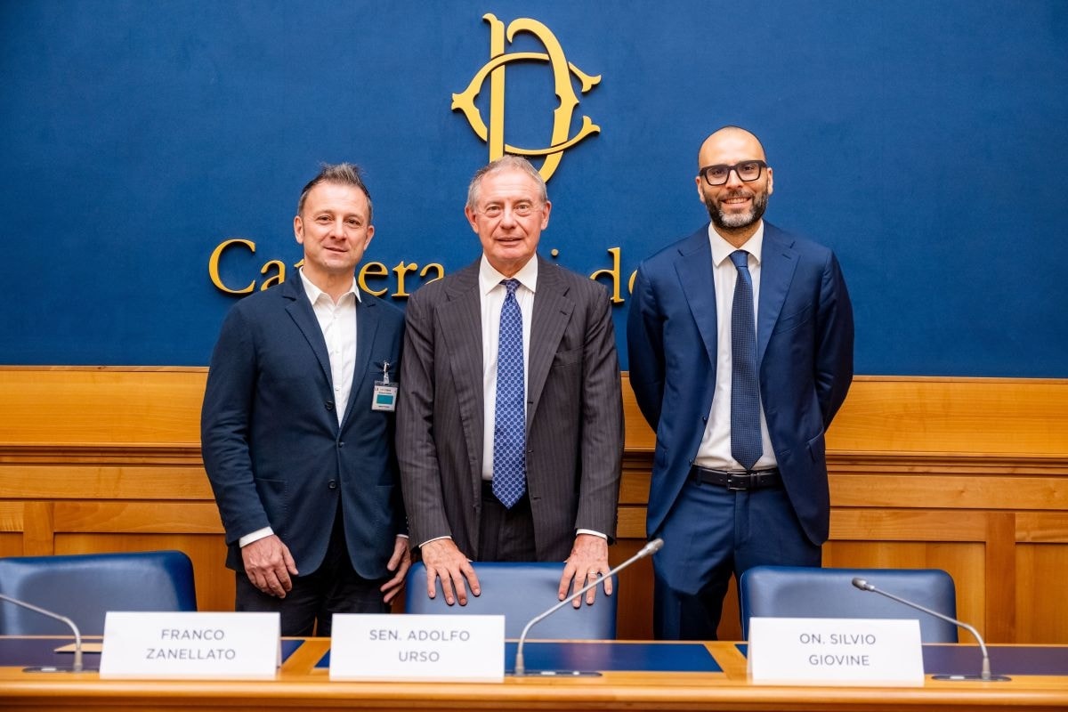 Da sinistra, Franco Zanellato, Adolfo Urso e Silvio Giovine (courtesy Franco Zanellato)