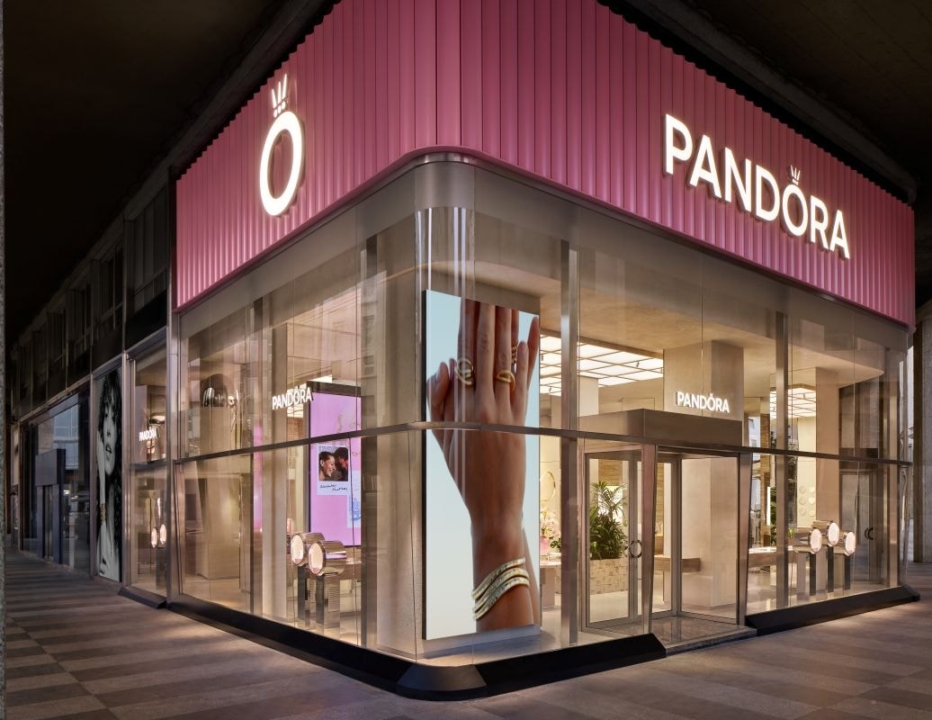 Il nuovo flagship Pandora a Milano (ph Simone Fiorini, courtesy Pandora)
