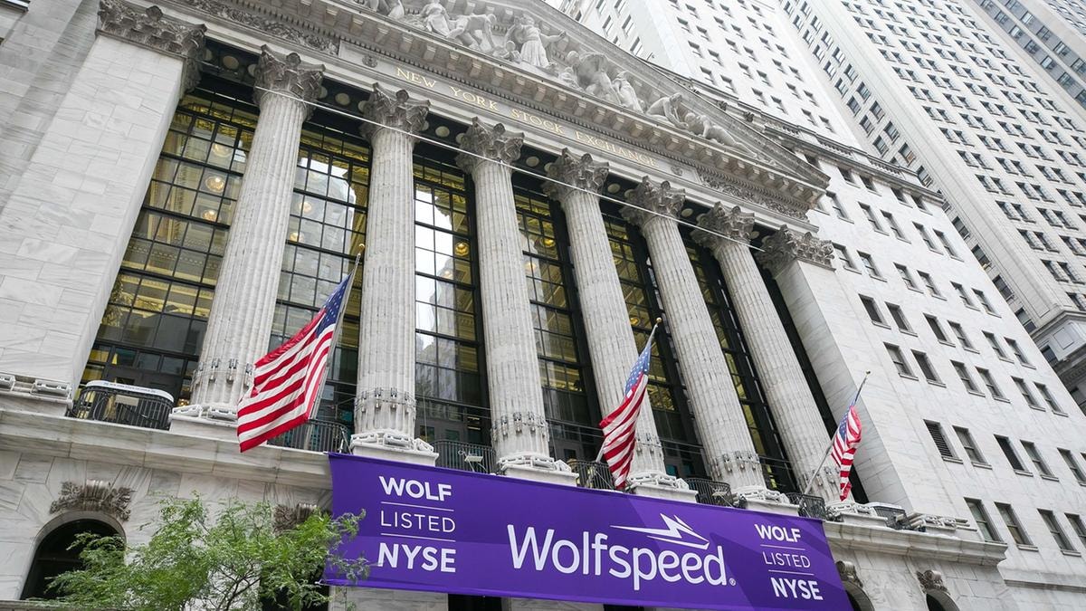 La diretta da Wall Street | I futures sul Nasdaq e sull’S&amp;P500 in rosso. Pesa il possibile rinvio dell’Ipo di OpenAI