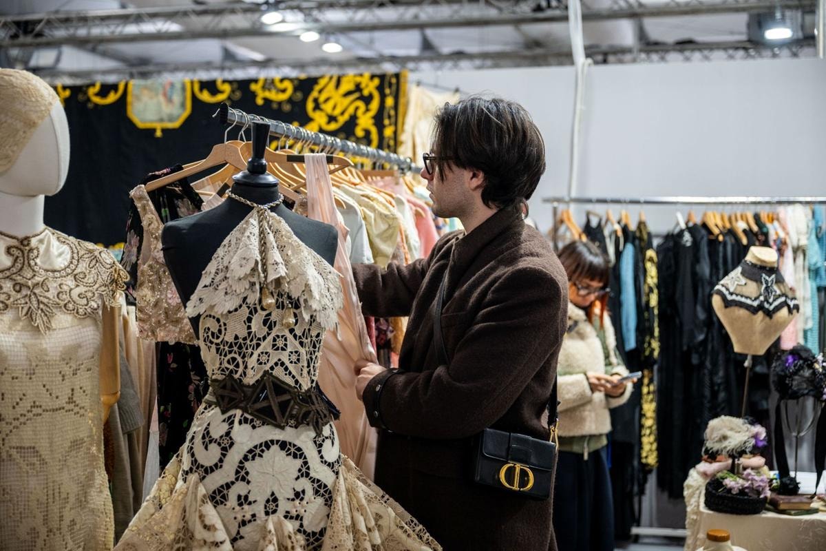 Uno stand di Pitti filati 98 (courtesy Pitti filati)