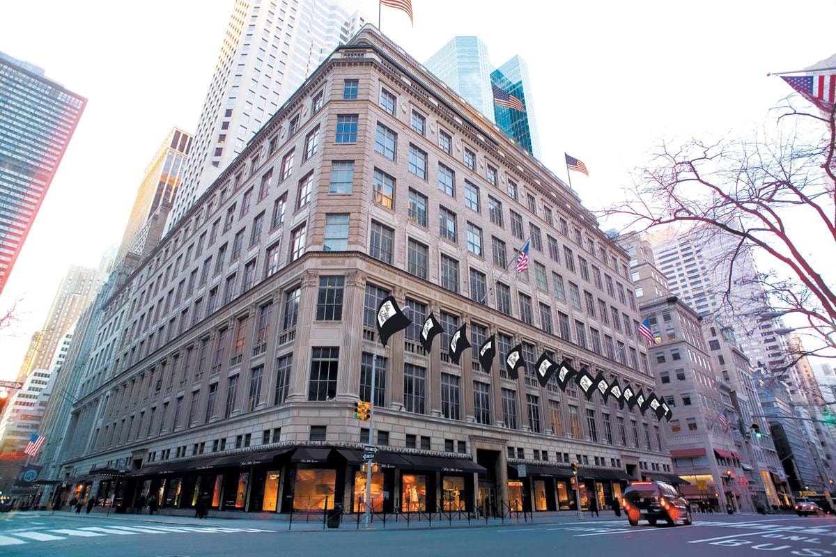Il flagship store di Saks fith avenue a New York (courtesy Saks global)