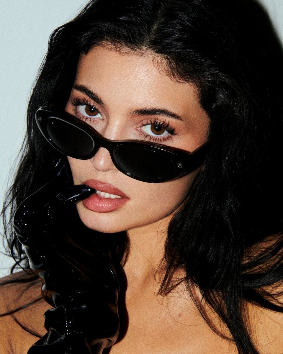 Un immagine della campagna per i Meta glasses Kylie Jenner (courtesy Meta)