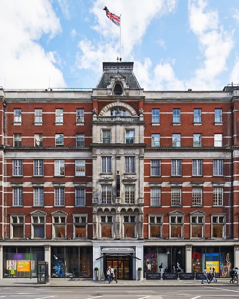 Harvey Nichols (ph official website)