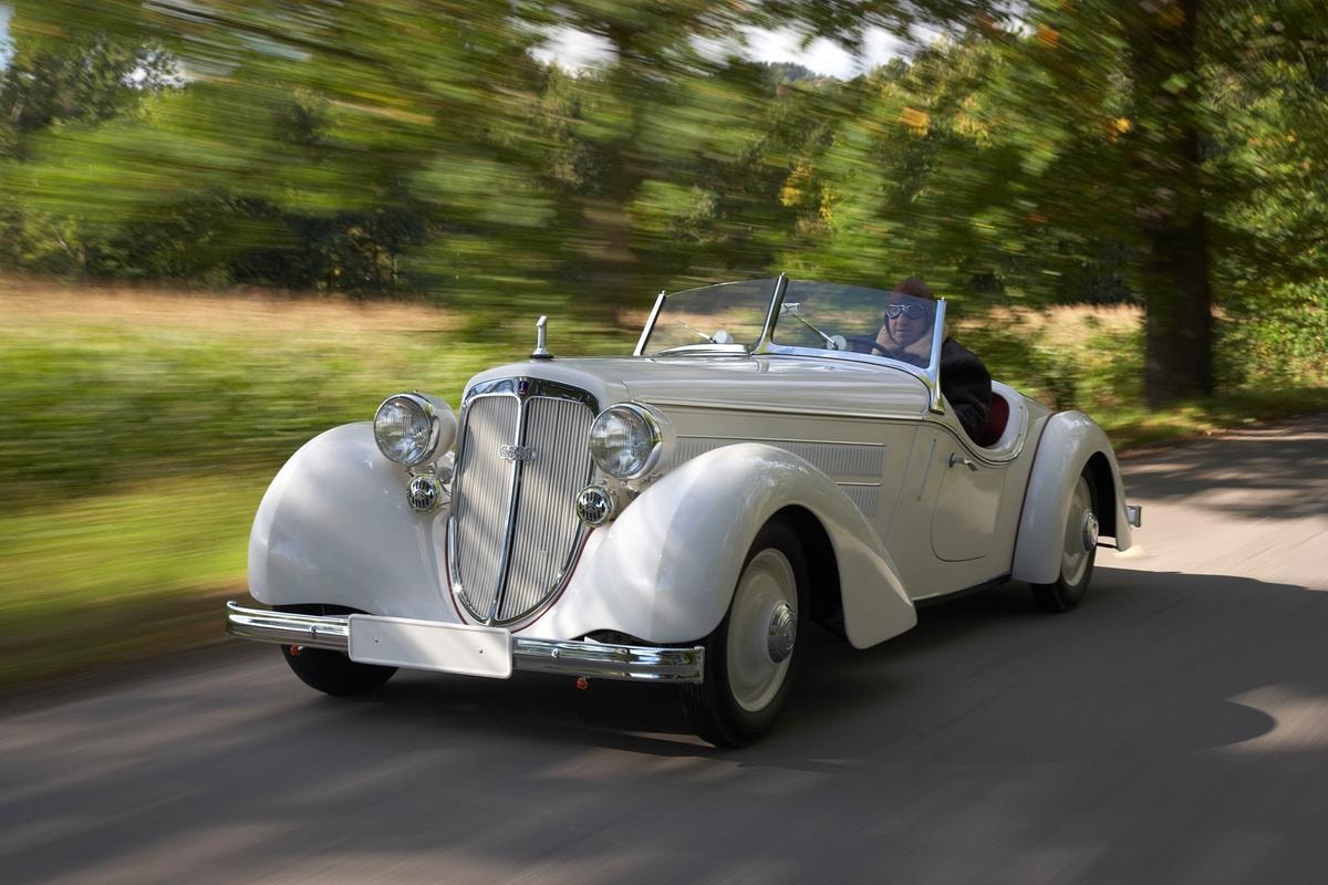 Audi Front UW 225 Roadster