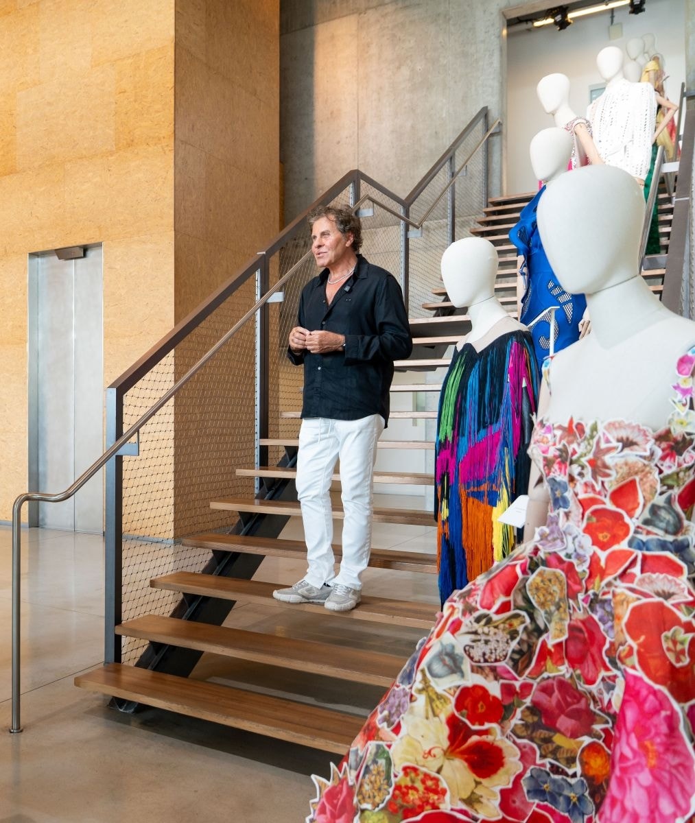 Renzo Rosso alla mostra per i 50 anni di Staff international (courtesy Otb group)