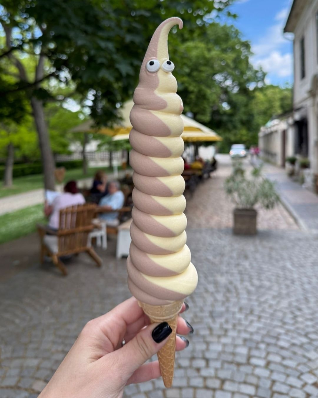 Il gelato dell’estate 2026 rompe ogni regola: c’è quello al Martini, quello al dentifricio e quello longevity