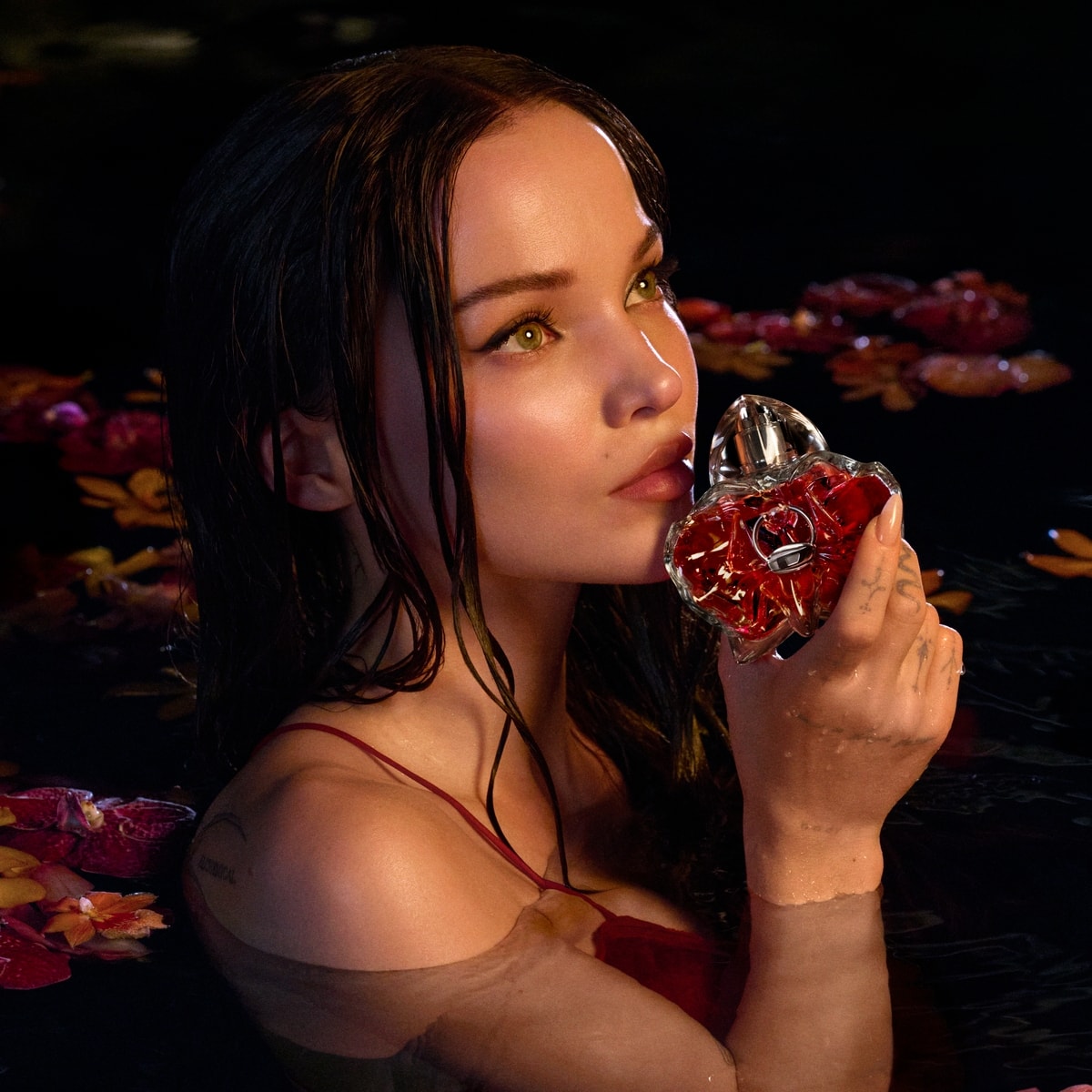 La campagna della fragranza Only desire con Dove Cameron (courtesy Diesel)