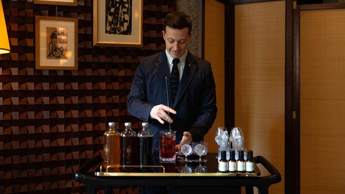 I 4 fondamentali dell’Aperitivo alla Milanese da provare al Portrait, dove la tradizione si serve al carrello 