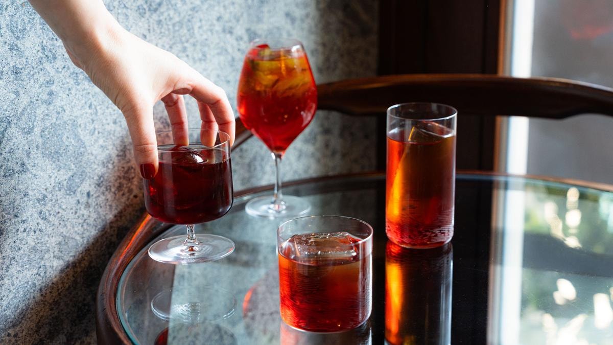 I 4 fondamentali dell’Aperitivo alla Milanese da provare al Portrait, dove la tradizione si serve al carrello 