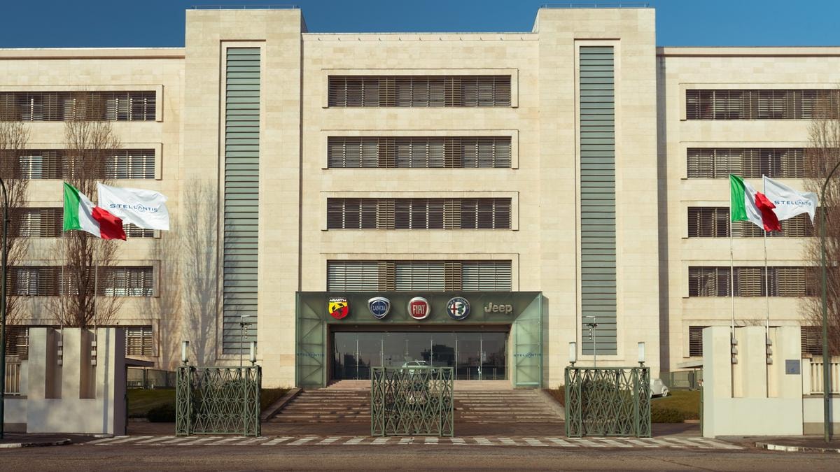 Stellantis, 120 esodi incentivati agli Enti Centrali di Mirafiori ma con nuove assunzioni. Anche Fiom firma l’intesa