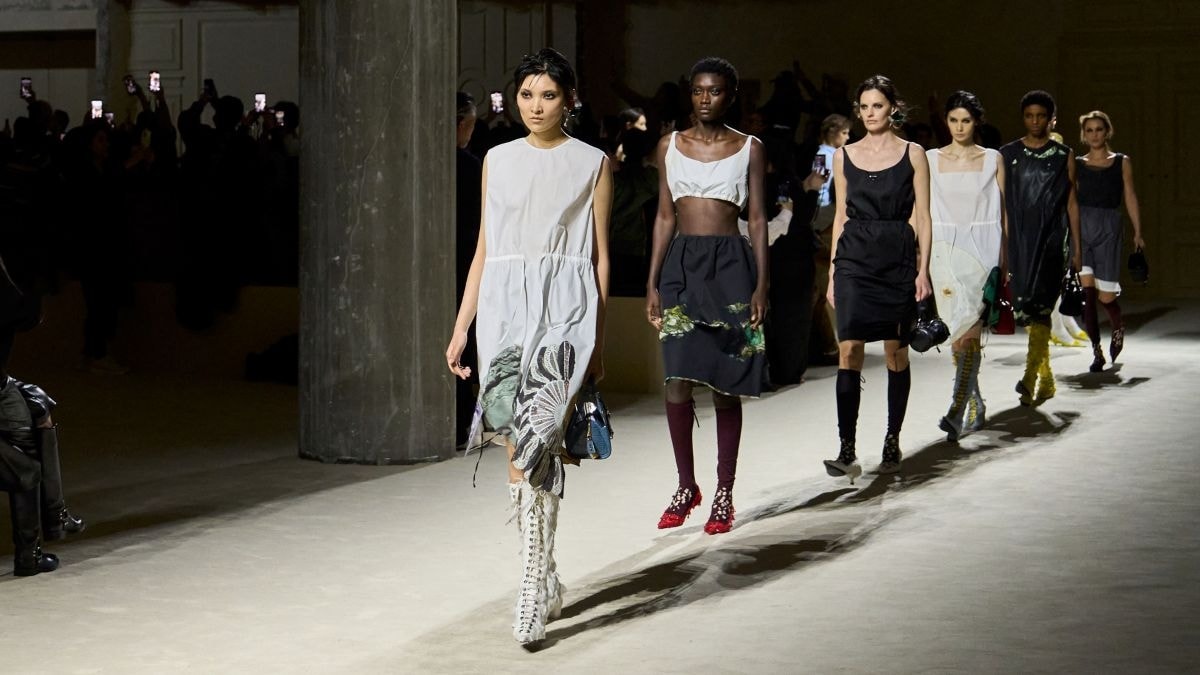Il finale dello show fall-winter 2026/27 di Prada (courtesy Prada)