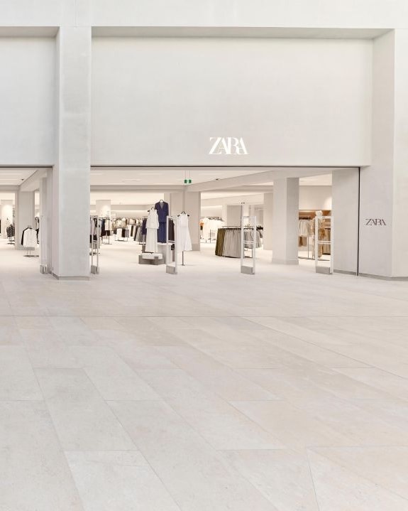 Inditex vola in Borsa con valutazioni di lusso. Ecco perché Zara vale come Hermès e sfida Lvmh