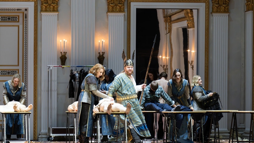 Un momento de La Valchiria (courtesy Bayerische  Staatsoper, ph M. Rittershaus)