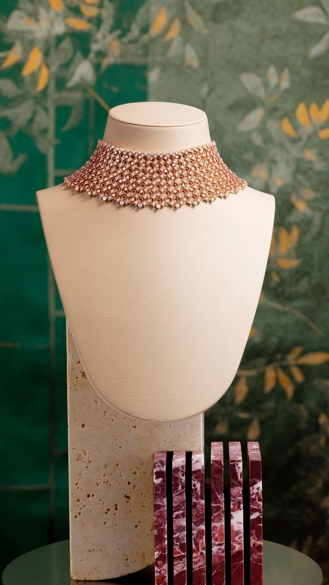 Un collier della collezione Eclettica di Bulgari (ph Antonio Barrella, courtesy Bulgari)