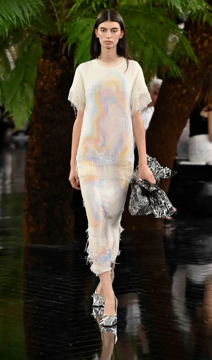 Un look Dior haute couture autunno-inverno 2026/27 (ph Francesc Ten/MFF)