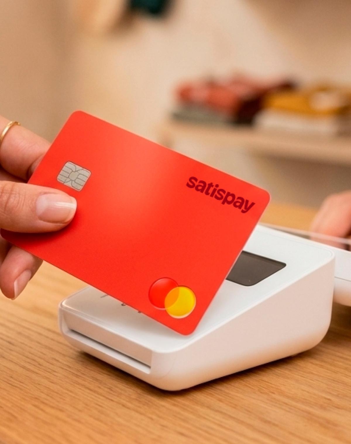 Satispay lancia gli investimenti in azioni ed Etf. E apre al banking con tre nuove carte di debito