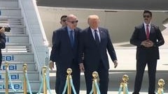 Il presidente turco Recep Tayyip Erdogan accoglie Donald Trump