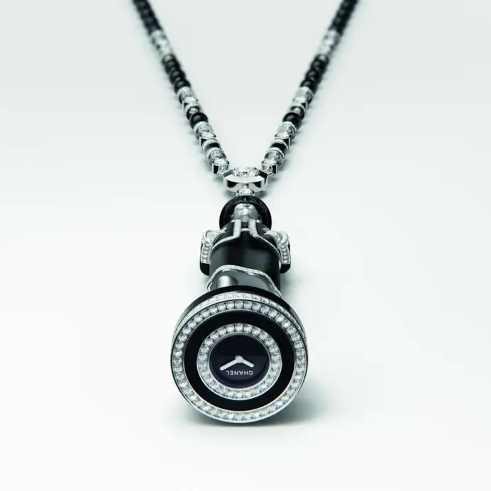 La scacchiera d'oro e diamanti di Chanel da 6 milioni di euro: ecco la rivoluzione dell'iper-collezionismo tra gaming e alta orologeria