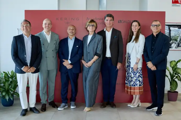 Lo steering committee di Kering accademia per le eccellenze. Da sinistra, Salvatore Amura, Alexandre Bourgaut, Diego Montrone, Sabina Belli, Patrick De Vismes, Cristina Bocali e Alessandro Manetti (courtesy Kering)