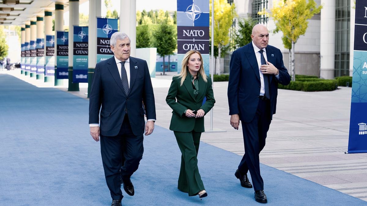 La Nato si spacca ad Ankara e l’Europa prova a fare da sola, senza Trump. Meloni: «Difendiamo la nostra sovranità»