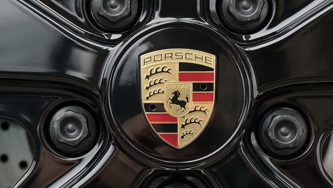 Porsche frena ancora: consegne in calo del 16% nel semestre, crollano Cina e Usa