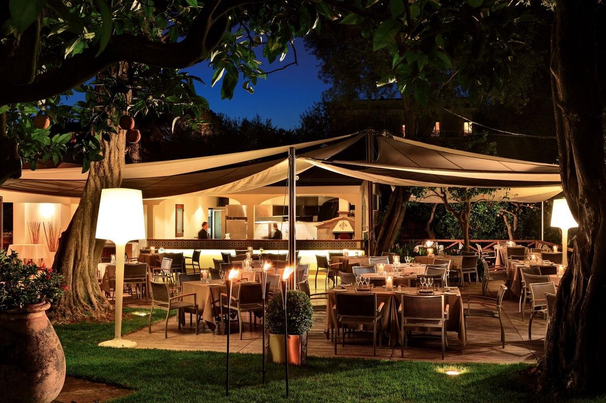Grand Hotel Excelsior Vittoria Sorrento: storia, lusso mediterraneo e il ritorno del bartender Colin Peter Field nel 2026