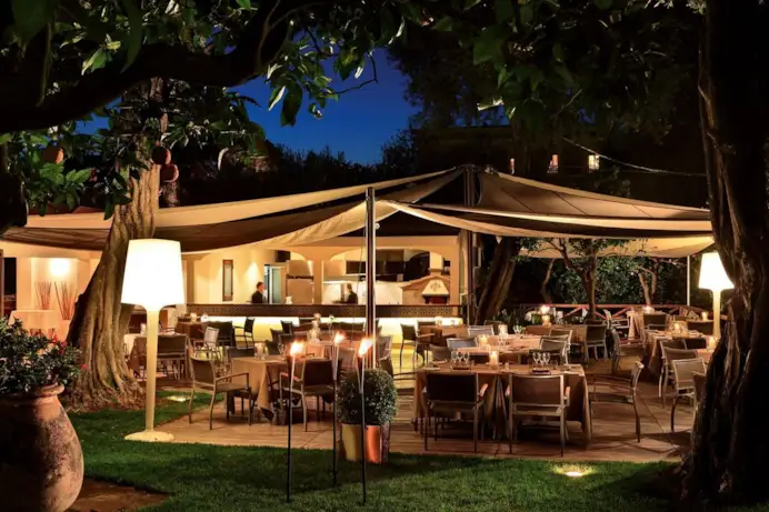 Grand Hotel Excelsior Vittoria Sorrento: storia, lusso mediterraneo e il ritorno del bartender Colin Peter Field nel 2026