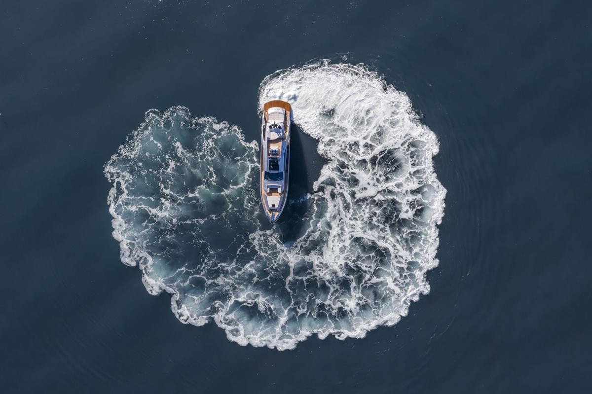 Le super car del mare: gli yacht più veloci del mondo che trasformano la navigazione in adrenalina pura