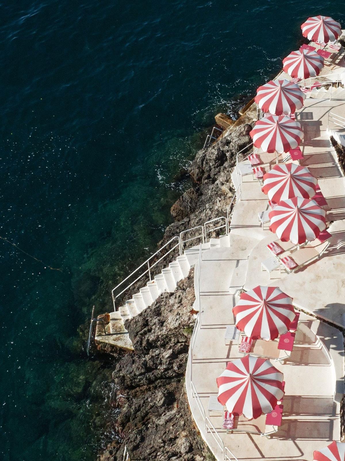 A Ravello, il palazzo rosa che sembra una cartolina: dentro la magia senza tempo di Palazzo Avino