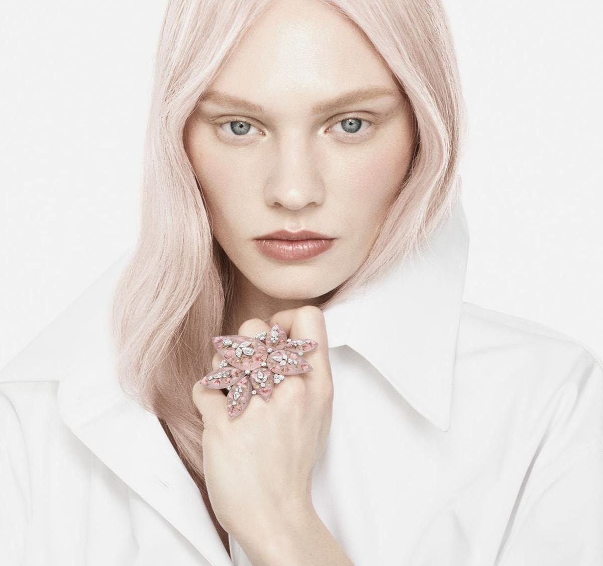 Una campagna della collezione Carte blanche human being di Boucheron (courtesy Boucheron)