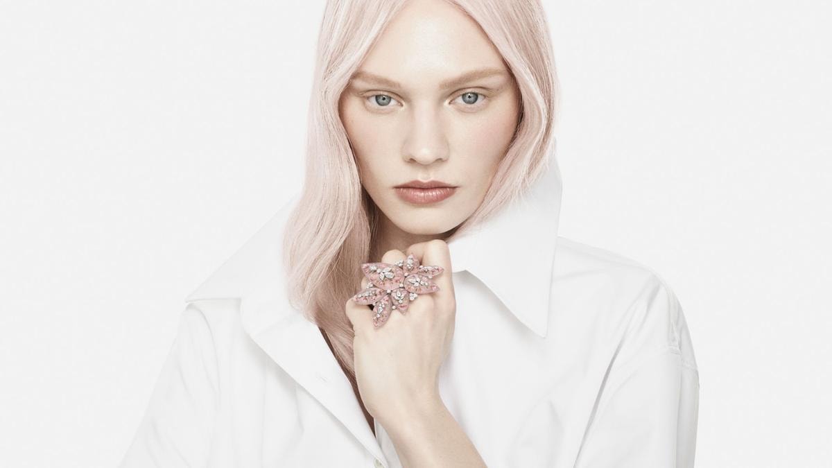 Una campagna della collezione Carte blanche human being di Boucheron (courtesy Boucheron)