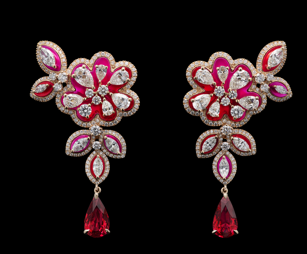 Orecchini della collezione Diorissima di Dior (courtesy Dior)