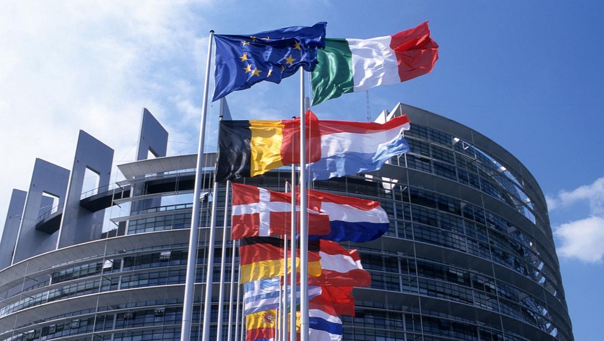 PARLAMENTO EUROPEO STRASBURGO
BANDIERE UNIONE EUROPEA