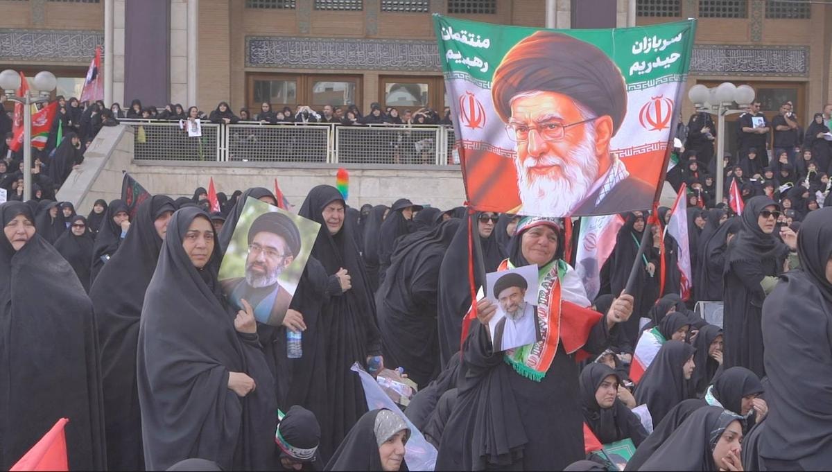 Guerra in Iran, la diretta | Trump: «Ho lasciato istruzioni se l’Iran mi uccide, bombardarli con potenza mai vista»