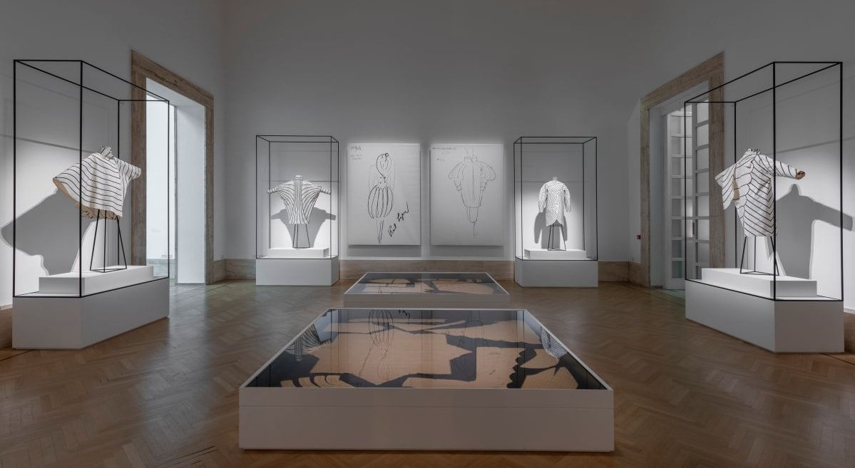 Una foto di una sala dell'exhibition alla Gnamc (courtesy Fendi)