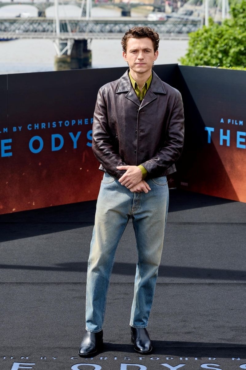Tom Holland in Prada alla photocall di Londra (courtesy Prada)