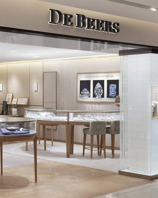 Uno store De beers a Parigi nel grande magazzino Printemps (ph official website)