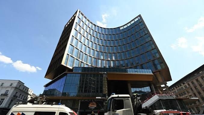 Bruxelles, incendio nel cantiere della torre Oxy: le vittime sono cinque operai 
